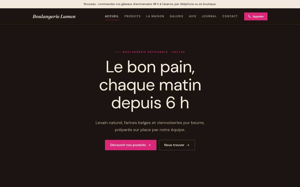 Tout à la fois : fond, couleur, écriture, haut de page, coins