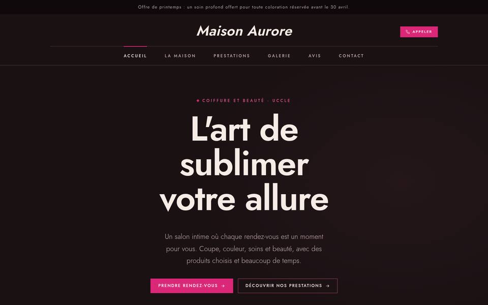 Tout à la fois : fond, couleur, écriture, haut de page, coins